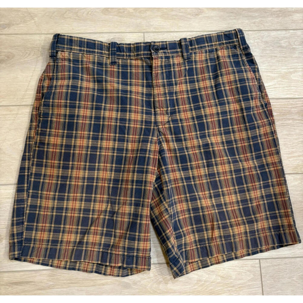 Eddie Bauer Mens Shorts Plaid Navy Tan Size 36 Cotton Pockets Flat Front